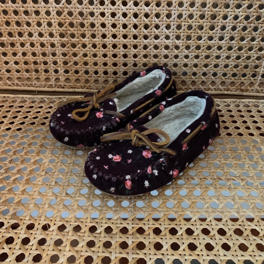 Toddler Girls Minnentonka Fleece Lined Moccasins Slippers 8 Brown Floral